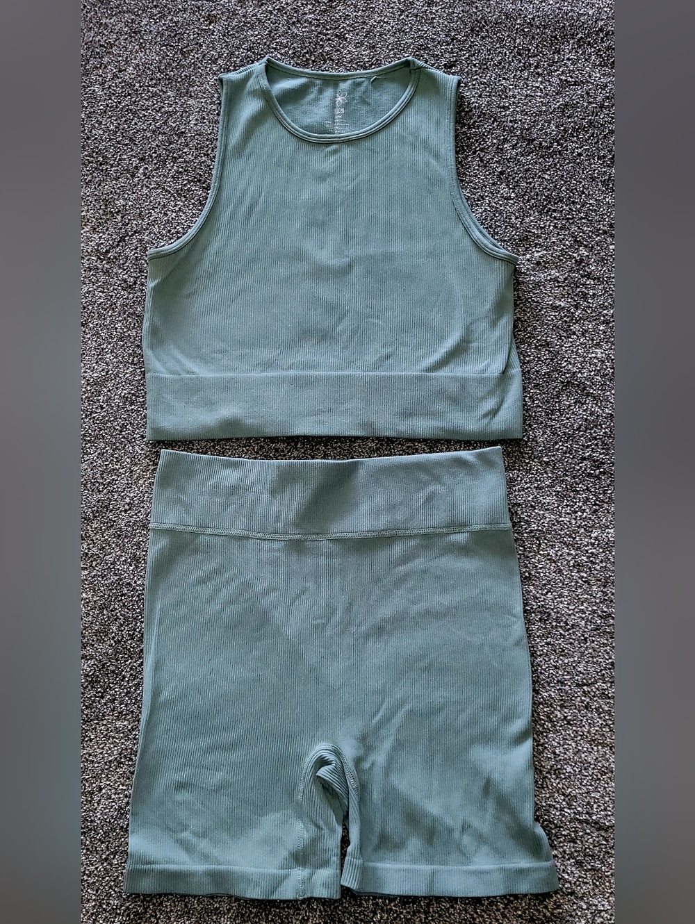 Matching Set of Aura Active Wear. Deep Seafoam Color. Size XL/XXL